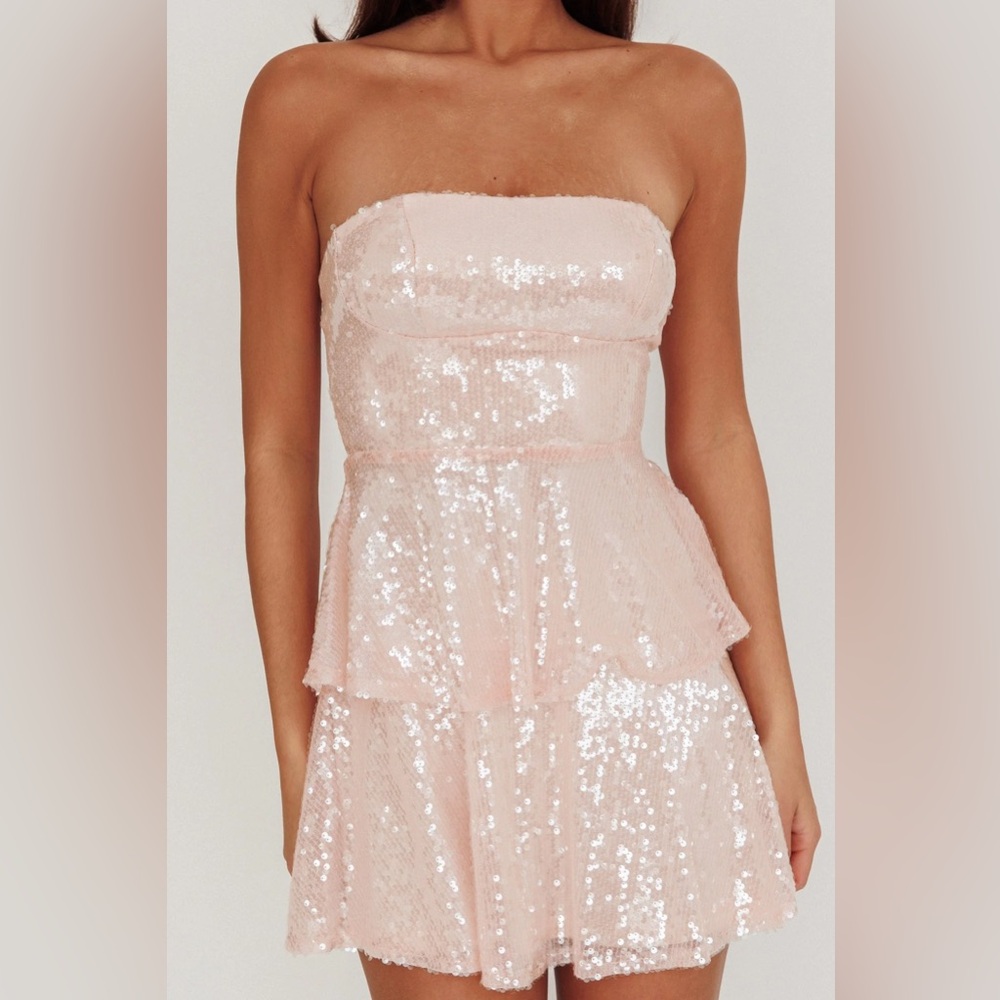ELEGANT STRAPLESS PINK SEQUENCE RUFFLE LAYERED BACK TIE-UP DRESS